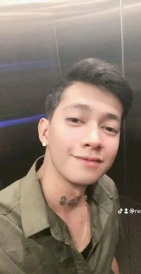 <span>Jtr Nc , 40</span>&nbsp;<span style='width: 25px; height: 16px; float: right; background-image: url(/bitmaps/flags_small/PH.PNG)'>&nbsp;</span><br><span>Angeles, Філіппіни</span>&nbsp;<input type='button' class='joinbtn' style='float: right' value='JOIN NOW' />