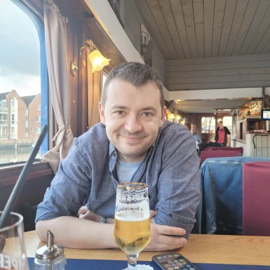 <span>Glen, 37</span>&nbsp;<span style='width: 25px; height: 16px; float: right; background-image: url(/bitmaps/flags_small/DE.PNG)'>&nbsp;</span><br><span>Hamburg, Germany</span>&nbsp;<input type='button' class='joinbtn' style='float: right' value='JOIN NOW' />