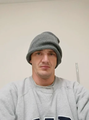 <span>Jimmy, 33</span>&nbsp;<span style='width: 25px; height: 16px; float: right; background-image: url(/bitmaps/flags_small/US.PNG)'>&nbsp;</span><br><span>El Paso, Te, les états-unis d'Amérique</span>&nbsp;<input type='button' class='joinbtn' style='float: right' value='JOIN NOW' />