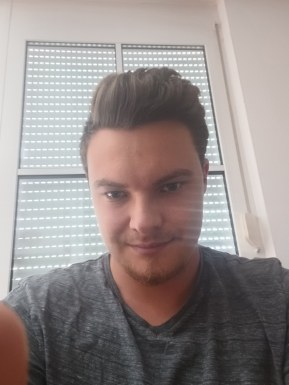 <span>Dominik, 26</span> <span style='width: 25px; height: 16px; float: right; background-image: url(/bitmaps/flags_small/DE.PNG)'> </span><br><span>Regensburg, เยอรมนี</span> <input type='button' class='joinbtn' style='float: right' value='JOIN NOW' />