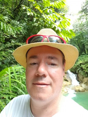 <span>Robbie Butchito, 57</span> <span style='width: 25px; height: 16px; float: right; background-image: url(/bitmaps/flags_small/CH.PNG)'> </span><br><span>Aarau, สวิตเซอร์แลนด์</span> <input type='button' class='joinbtn' style='float: right' value='JOIN NOW' />