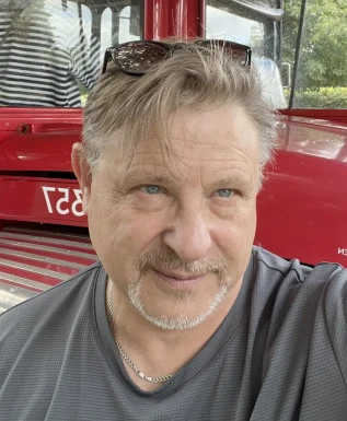 English men looking for love