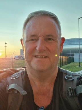 English men looking for love